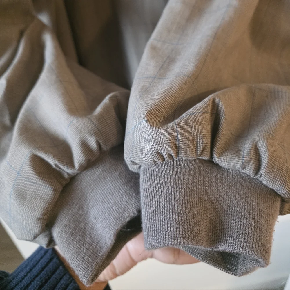 Classic V-Neck Sweater in Taupe - Picture 8 of 9